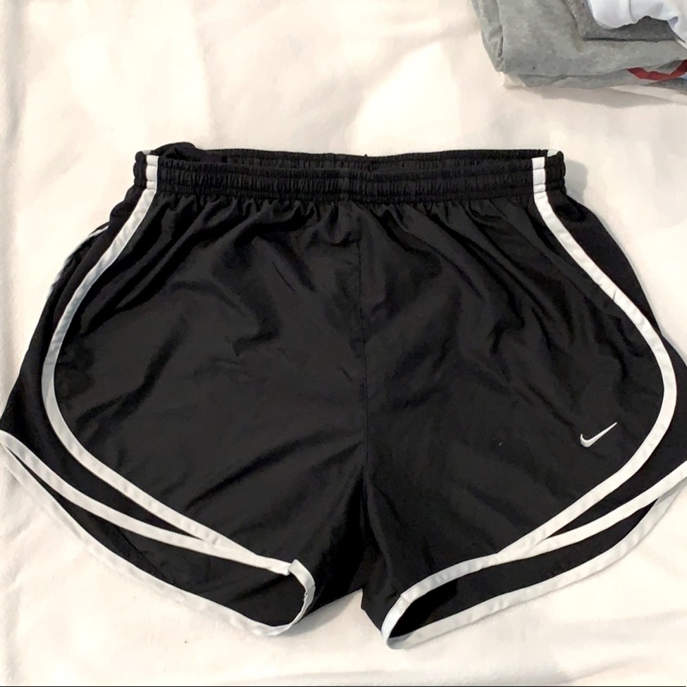Women’s Nike tempo running shorts!!